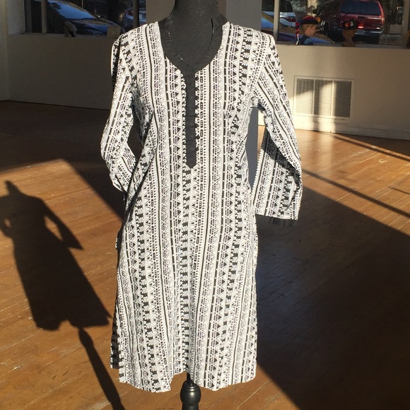 Black and white, three-quarter” sleeves tunic top - Picture 1 of 6